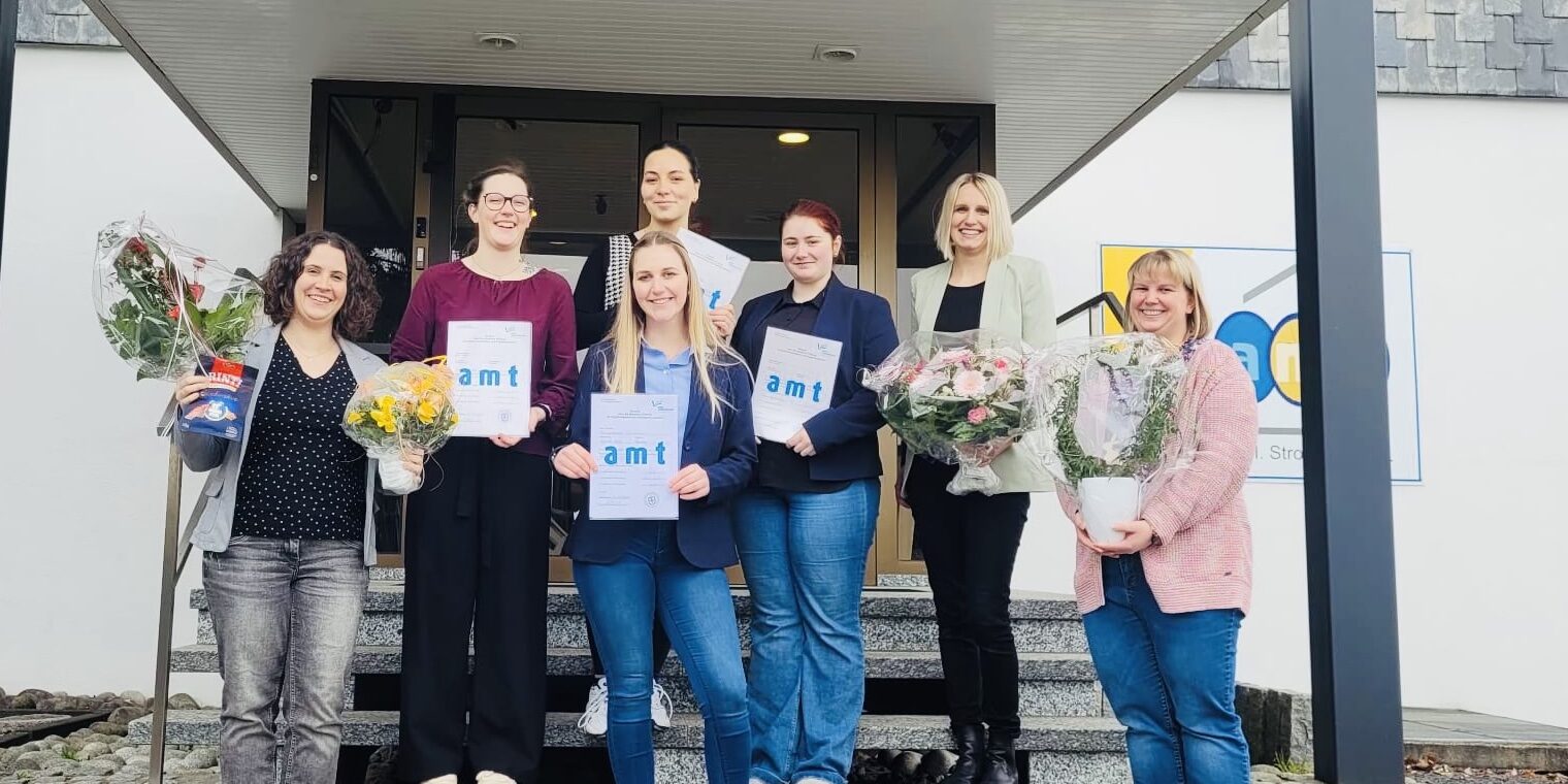 230227_Abschluss_Fruehjahr_small Abschlussklasse 2023